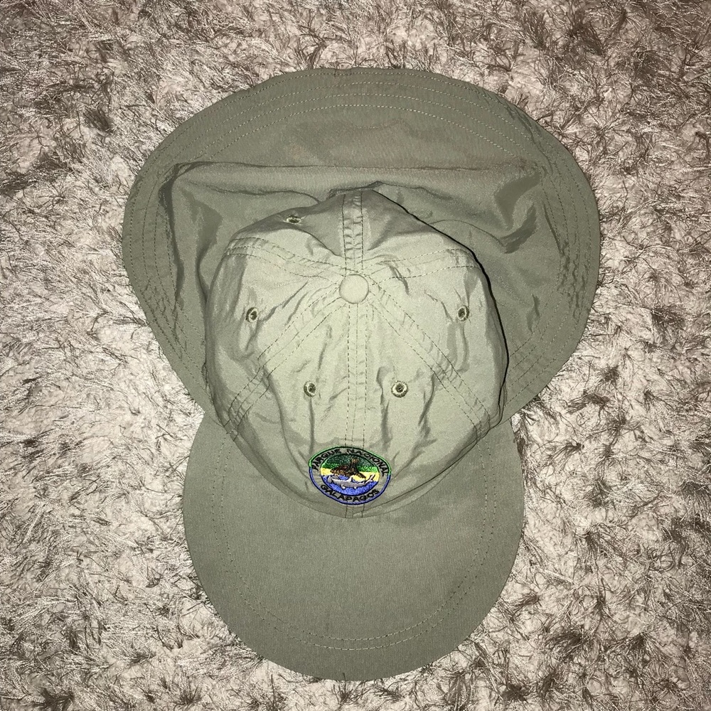 Outdoor hat w/neck cover
